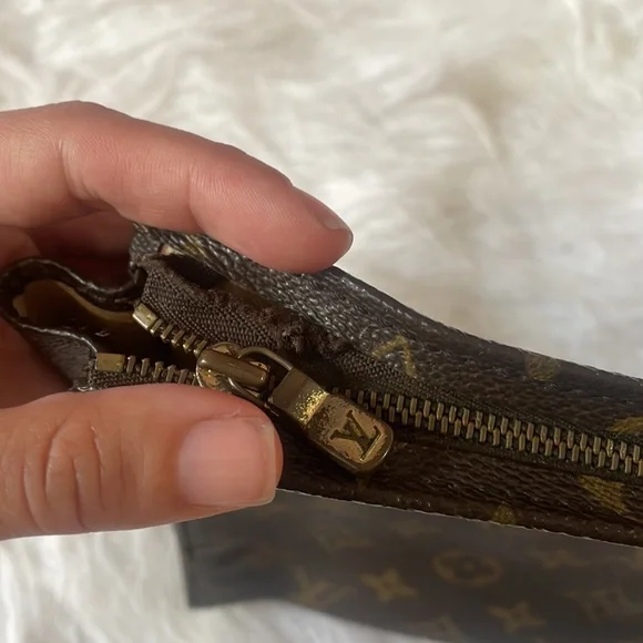 Louis Vuitton Poche Toilette Vintage 80s 90s - Picture 7 of 9